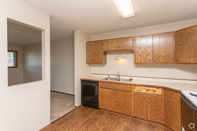 1BR, 1BA - 570 SF