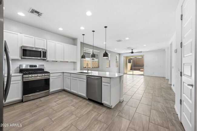 Photo - 1627 W Estes Way