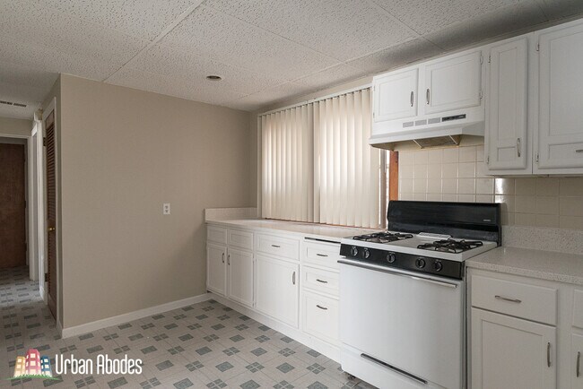 Photo - 3650 W George St Unidad 2R