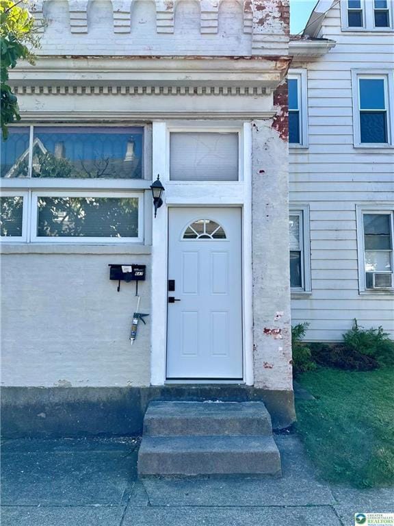 Photo - 647 Spring St