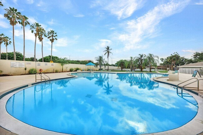 Photo - 4280 Island Cir Unit A