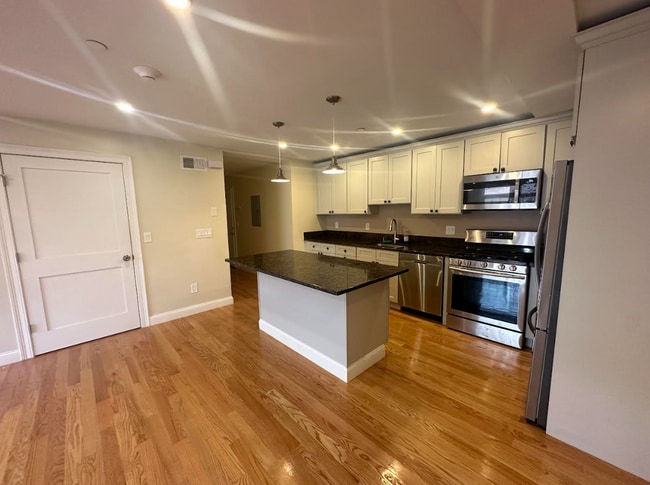 Photo - 628 Trapelo Rd