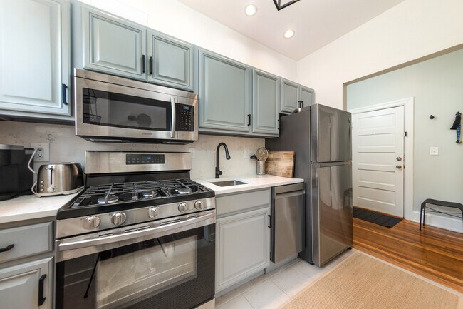 Photo - 1711 35th St NW Unit 5