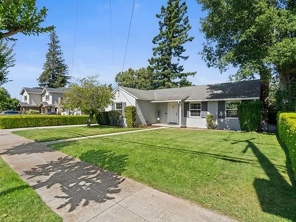 Photo - 1676 Hicks Ave