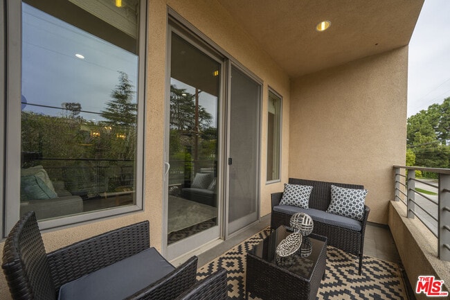 Photo - 1318 S Roxbury Dr Unidad 219 Rental