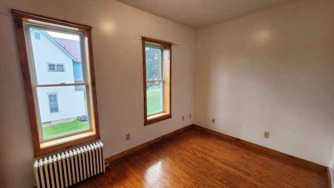 Photo - 63 Jefferson St Unit Upper Apartment
