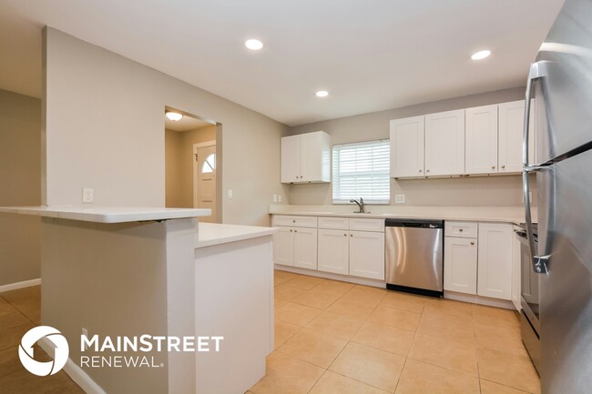 Photo - 2215 Falkner Rd