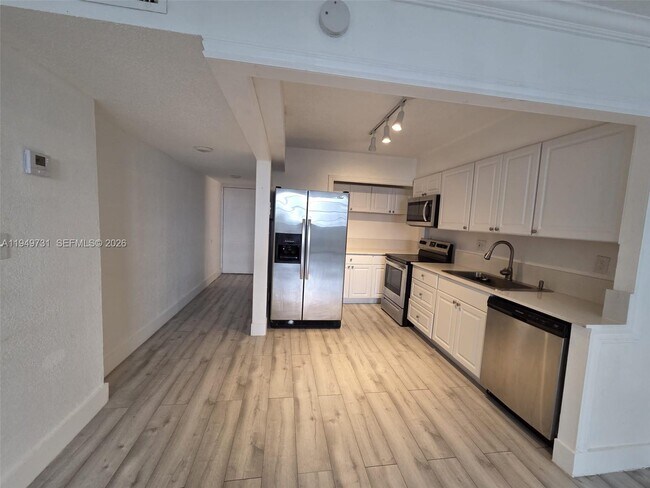 Photo - 2903 NE 163rd St Unit 405