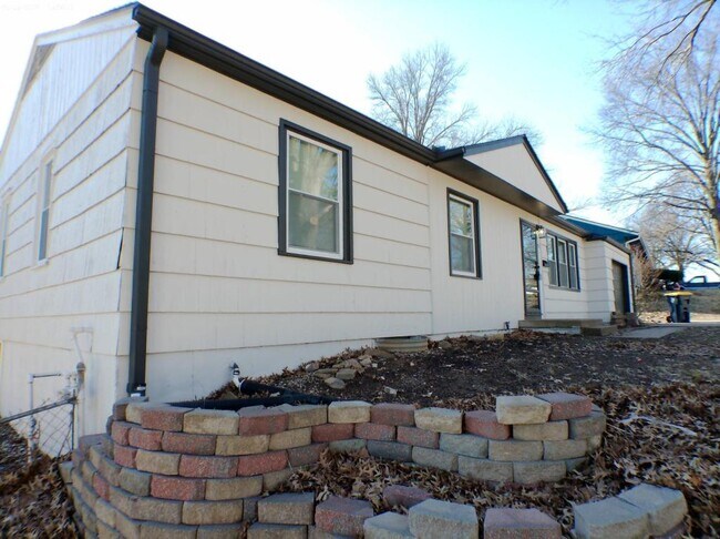 Photo - 711 W 90th Terrace