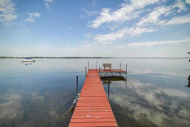 Building Photo - 5026 Lake Mendota Dr Rental