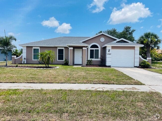 Building Photo - GARDENS OF GULF COVE Rental