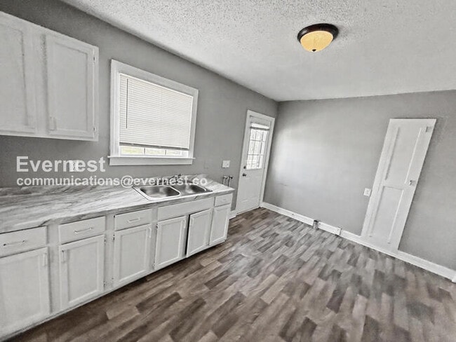 Photo - 1701 4th Ave W