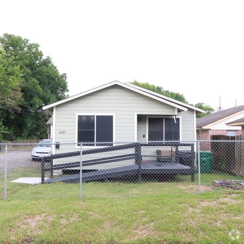 Building Photo - 4527 Maggie St Rental