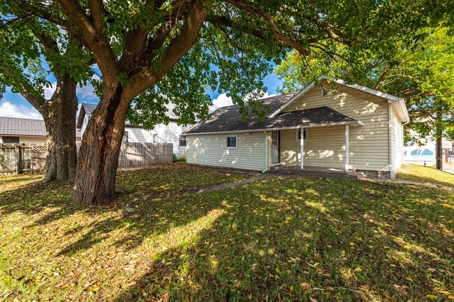 Building Photo - 603 10th St N Unit 603