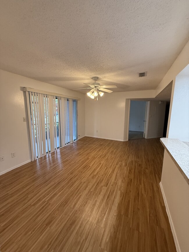 Photo - 151 Waterfall Way