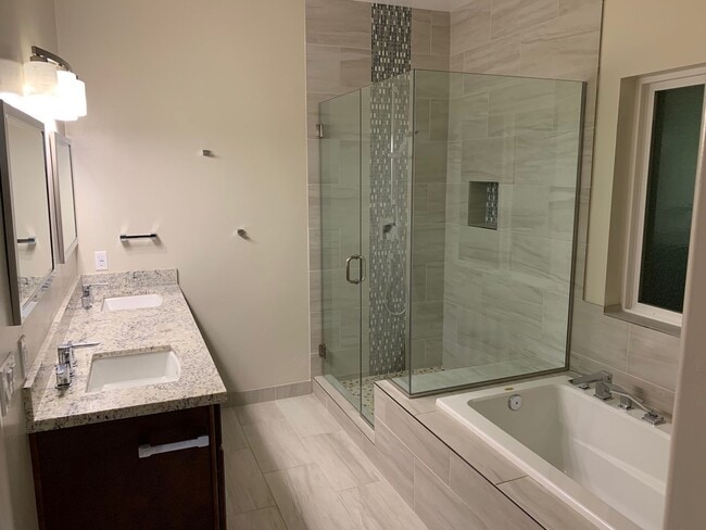 Photo - 1520 Independence Way