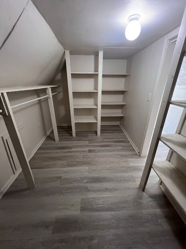 Photo - 444 E 124th St Unit #2 - Upstairs