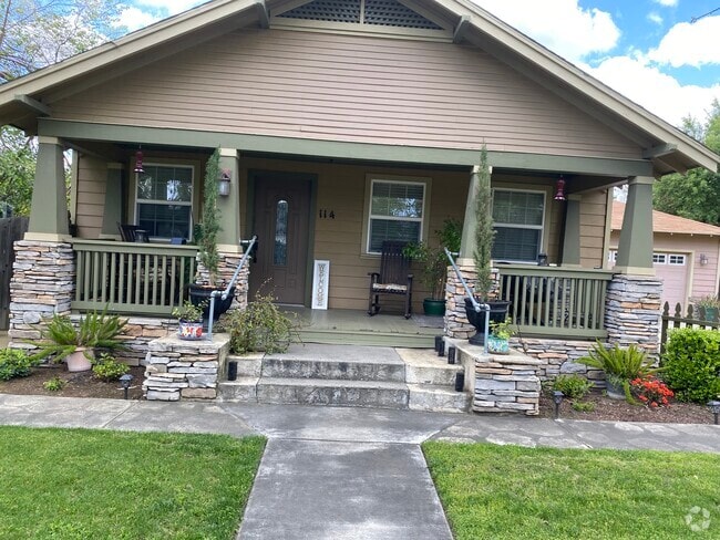 Building Photo - 114 Dewitt Ave Unit 114 A Dewitt Clovis Ca Rental