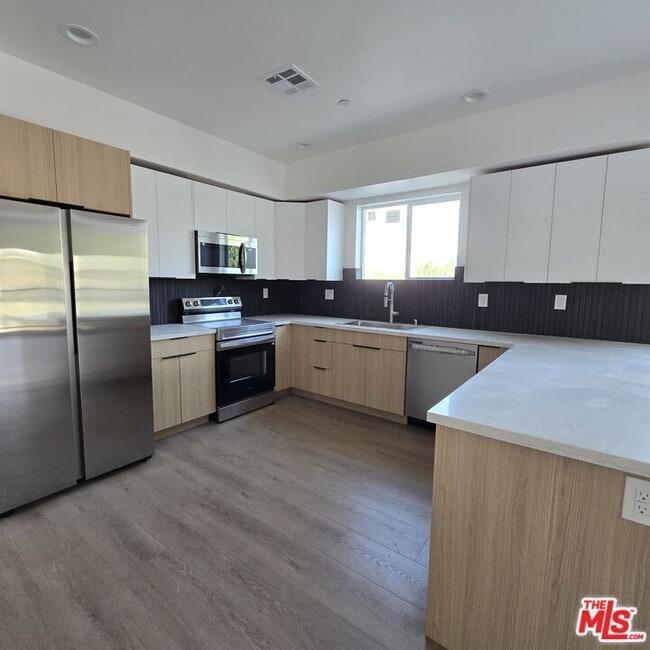 Photo - 10829 Peach Grove St Unit 2