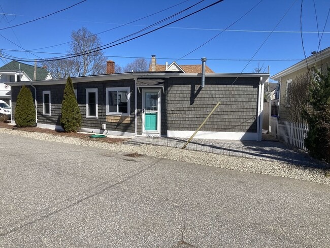 Photo - 10 Narragansett Ave