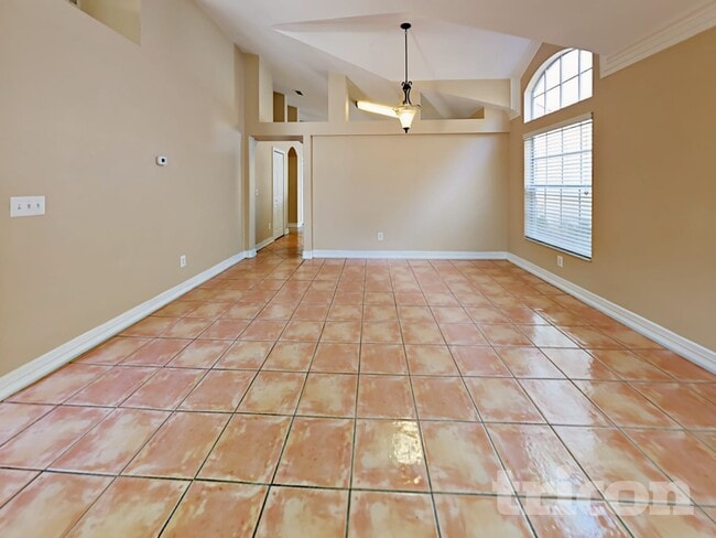 Photo - 2865 Cayman Way