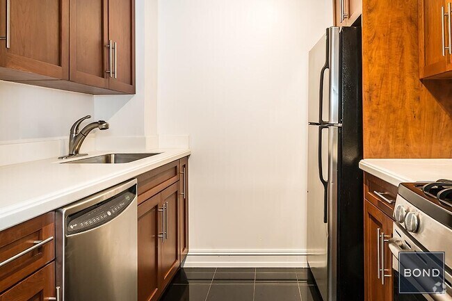 Building Photo - 888 Eighth Avenue Unit 17H Rental