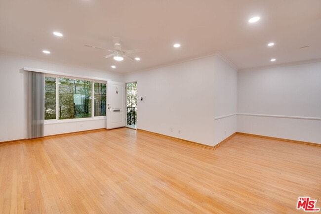 Building Photo - 927 6th St Unit 1 Rental