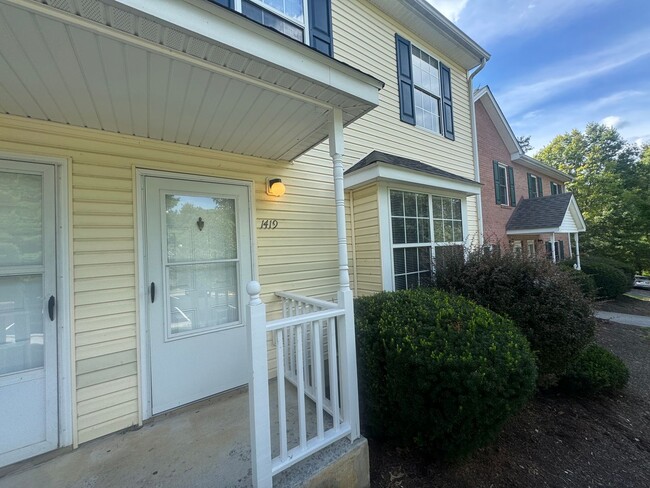 Photo - 1419 Jennifer Dr