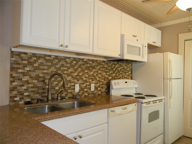 Photo - 2423 Avenue L Unit Rear