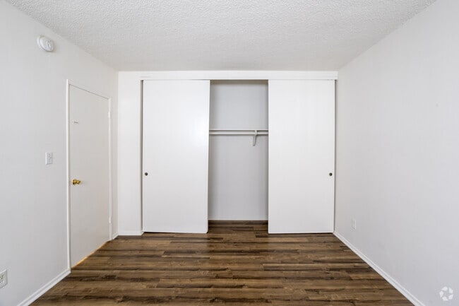 Bedroom facing closet 1BR 1 BA 750 Sqf_-7