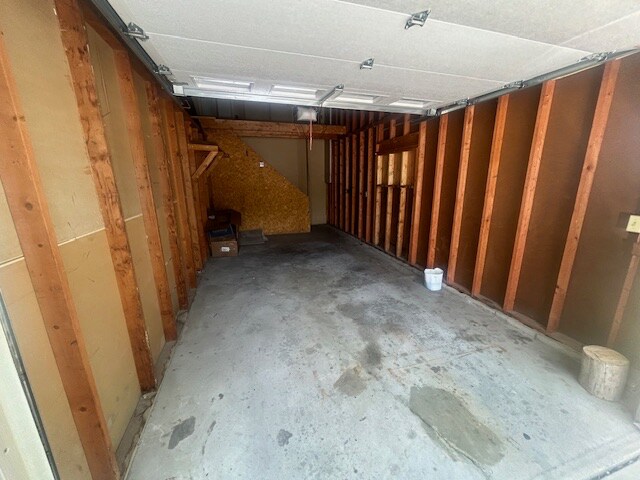 Photo - 505 School Rd NW