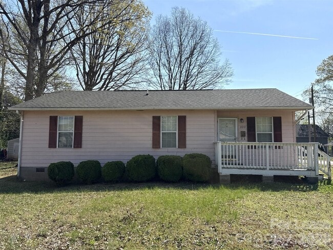 Building Photo - 333 E Todd Ln