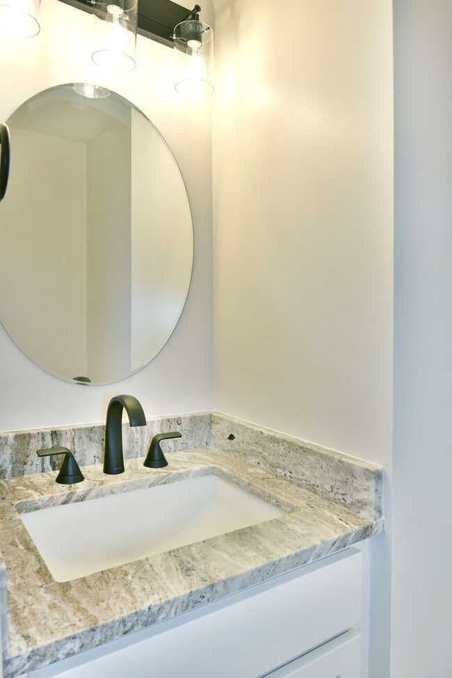 Photo - 460 & 462 Fowler St Unidad 462