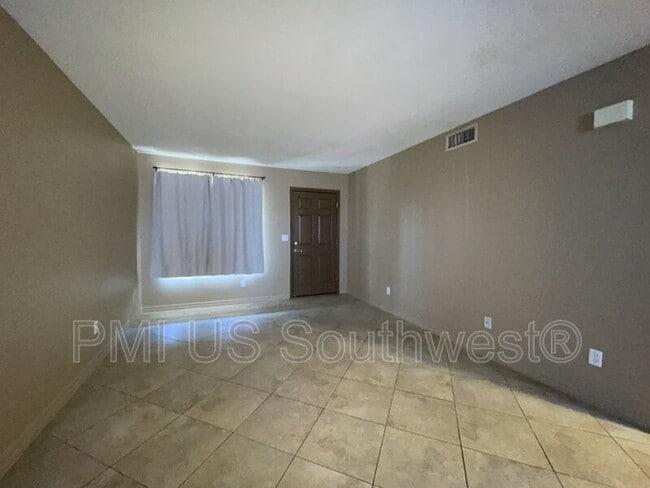 Photo - 2805 Colibri Courte Unit Apt 2