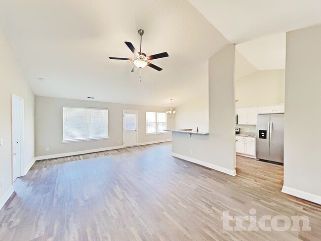 Photo - 296 Fieldstone Ln