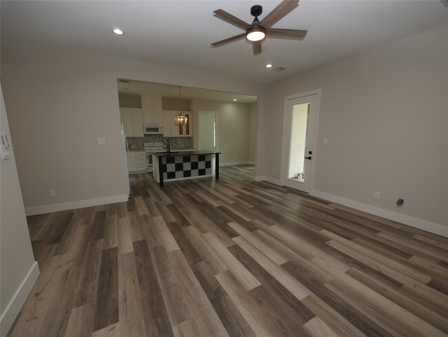 Photo - 7350 Cayton St