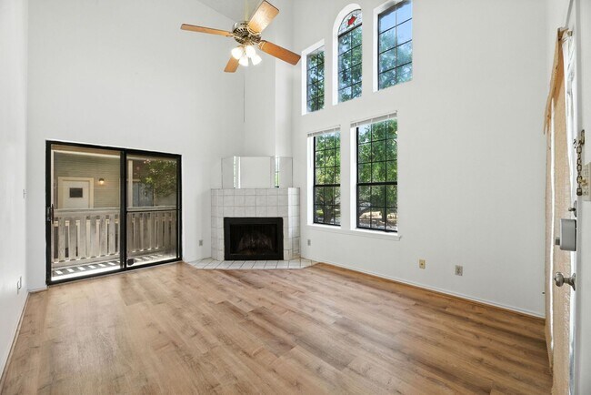 Photo - FABULOUS walkable/bikeable 3BR with parkin...