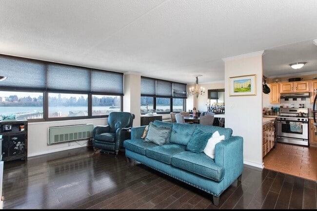 Building Photo - 7004 JFK Blvd E Unit 6L Rental