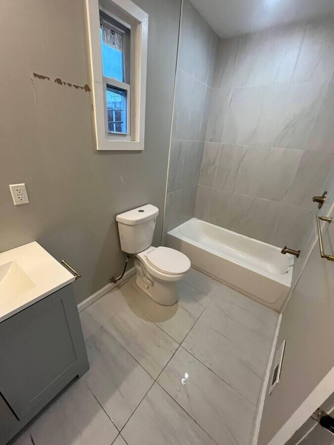Photo - 2907 Gerritt St