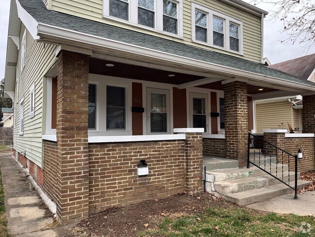 Building Photo - Historic Garfield Park Hervey Street Charmer! Rental
