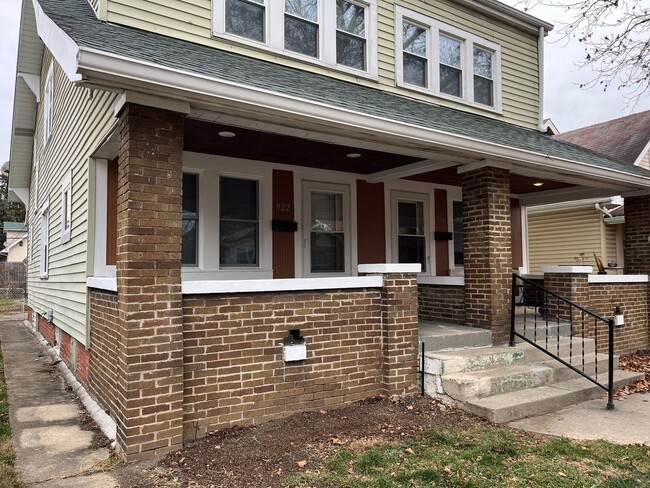 Historic Garfield Park Hervey Street Charmer! - Historic Garfield Park Hervey Street Charmer! House