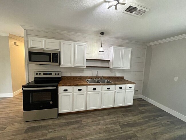 Photo - 4038 Freddies Ln