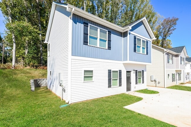 Photo - 7015 Plott Rd