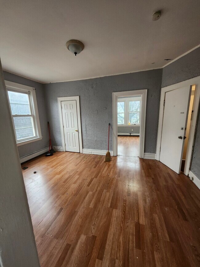 Photo - 32 Leo Pl Unit 3rd Floor