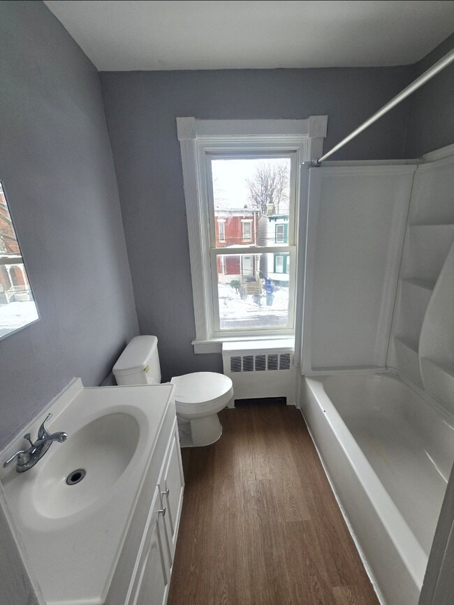 Photo - 72.5 Henry Ave