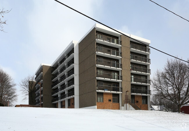 Photo - Wadsworth Tower