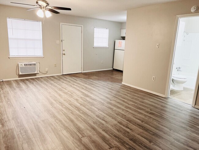 Pied Piper Apartments (Studio/1 Bath)