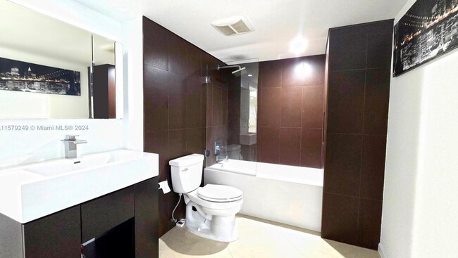 Photo - 3675 N Country Club Dr Unidad 2303