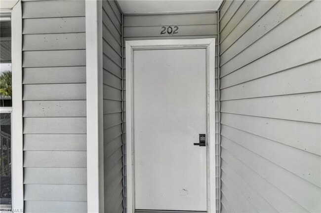 Photo - 1915 Courtyard Way