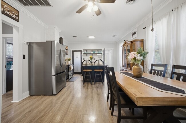 Photo - 1080 Green St